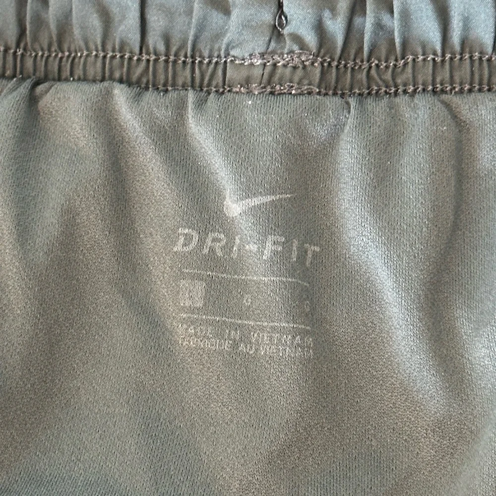 Blue and Green Nike Dri-Fit Shorts Size Large - Picture 3 of 4